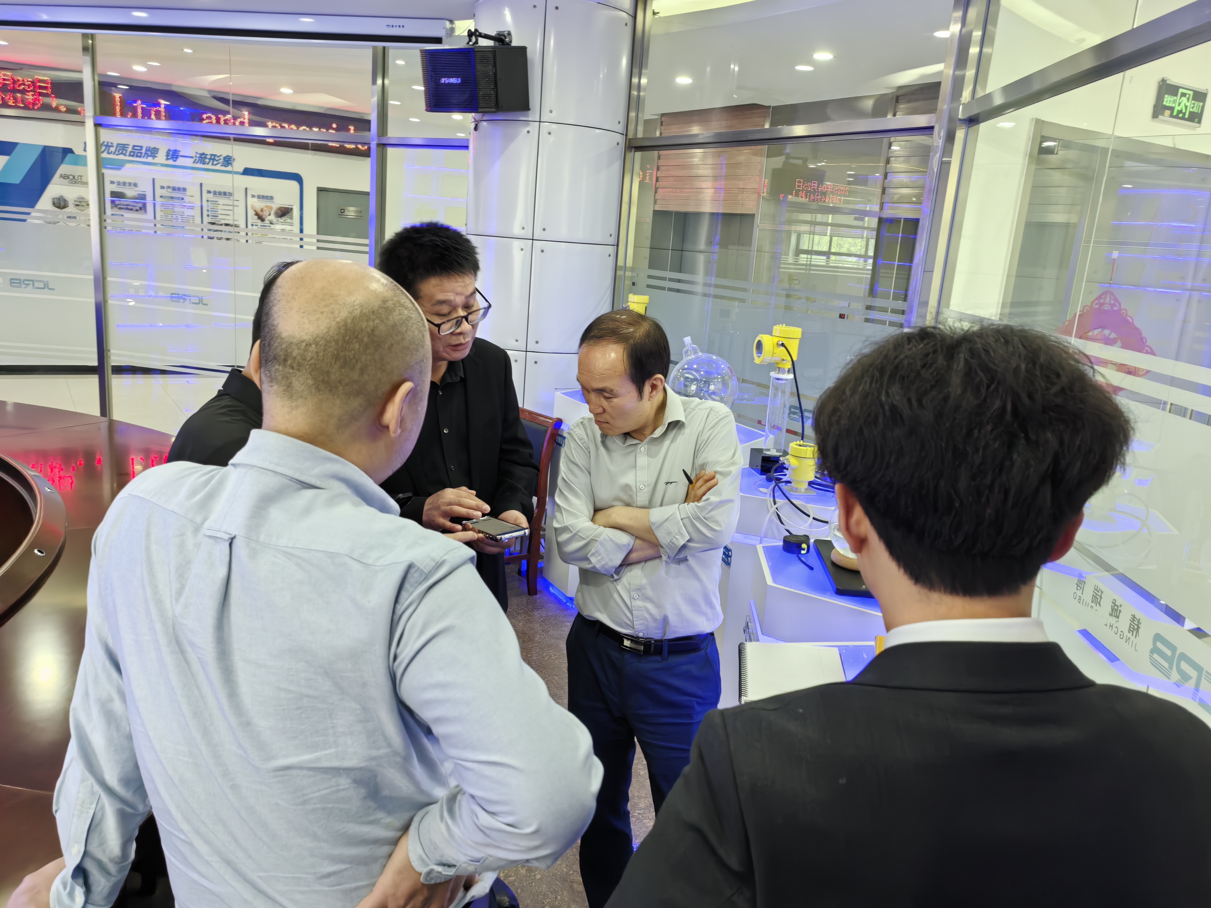 韓國客戶到訪北京精誠瑞博 開展技術交流與車間考察