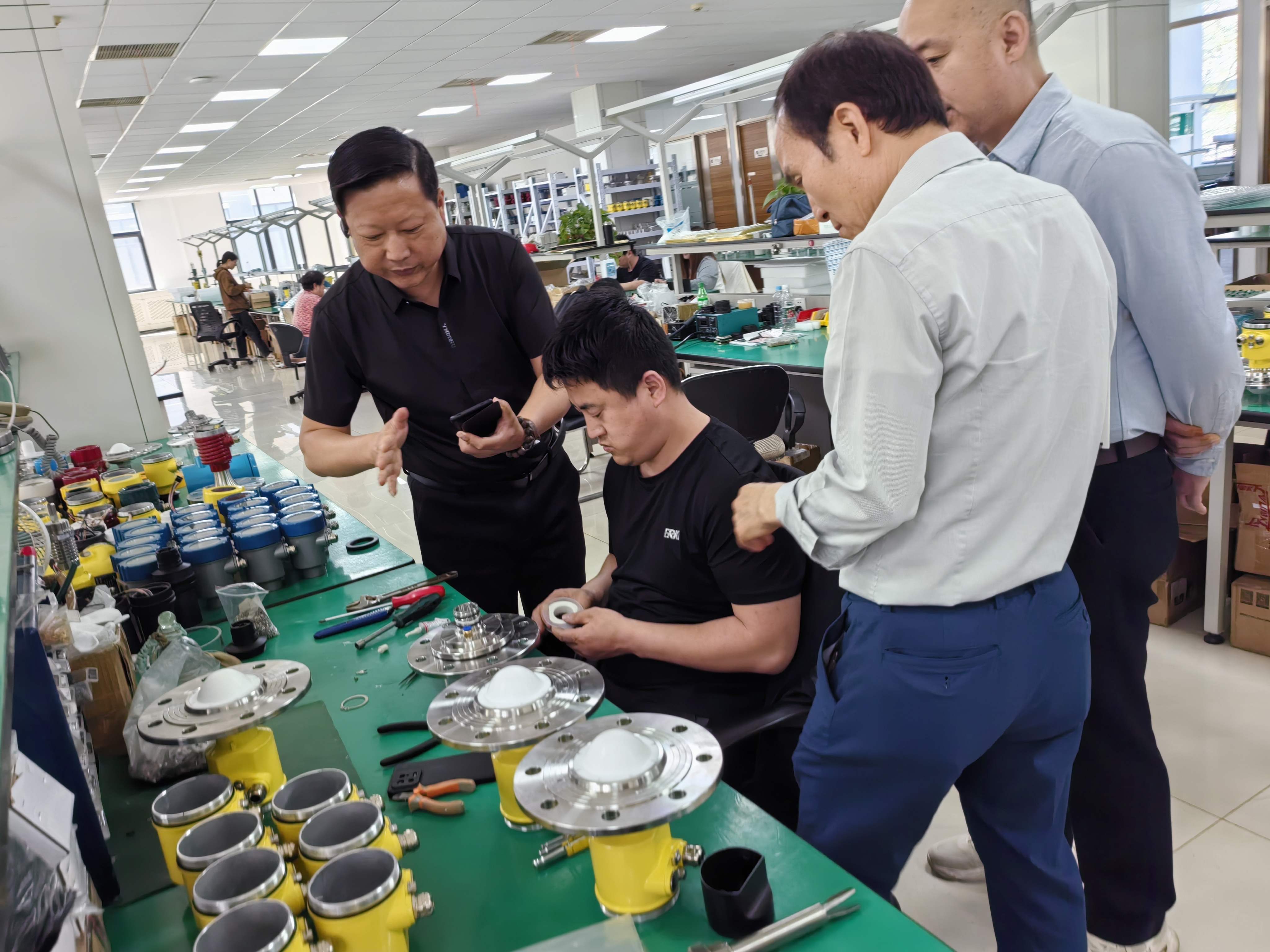 韓國客戶到訪北京精誠瑞博 開展技術交流與車間考察